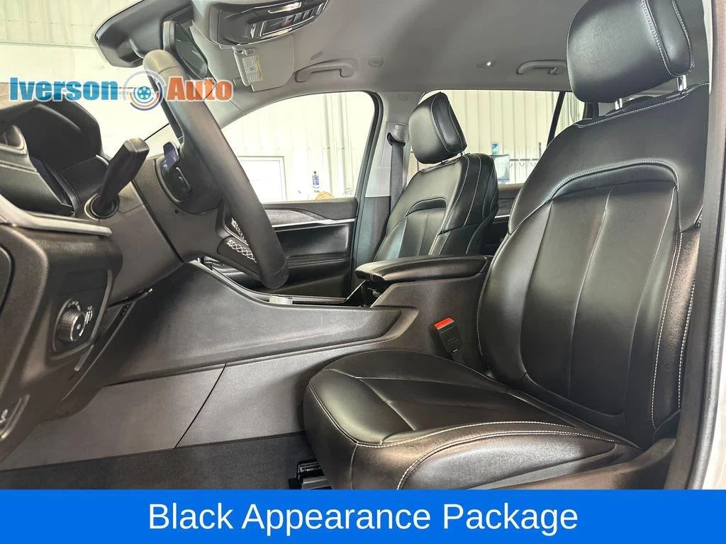 Used 2023 Bright White Clearcoat Jeep Limited image 17