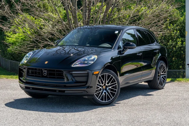 2026 Porsche Macan Base