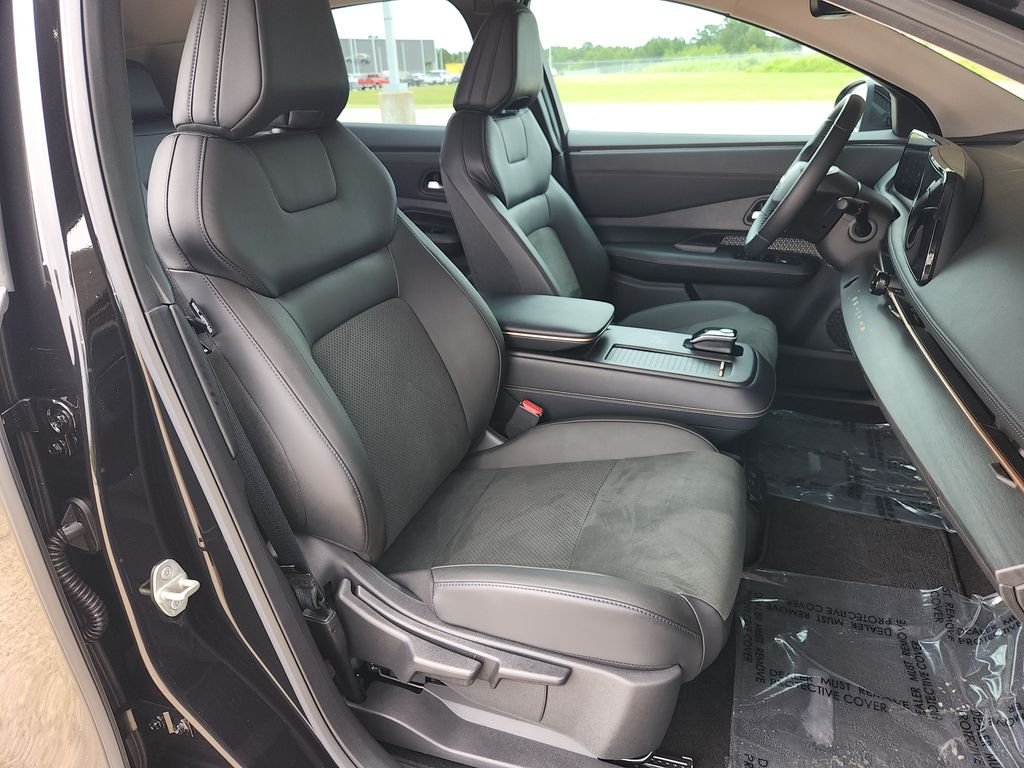 Certified Used 2023 Black Nissan ENGAGE image 16