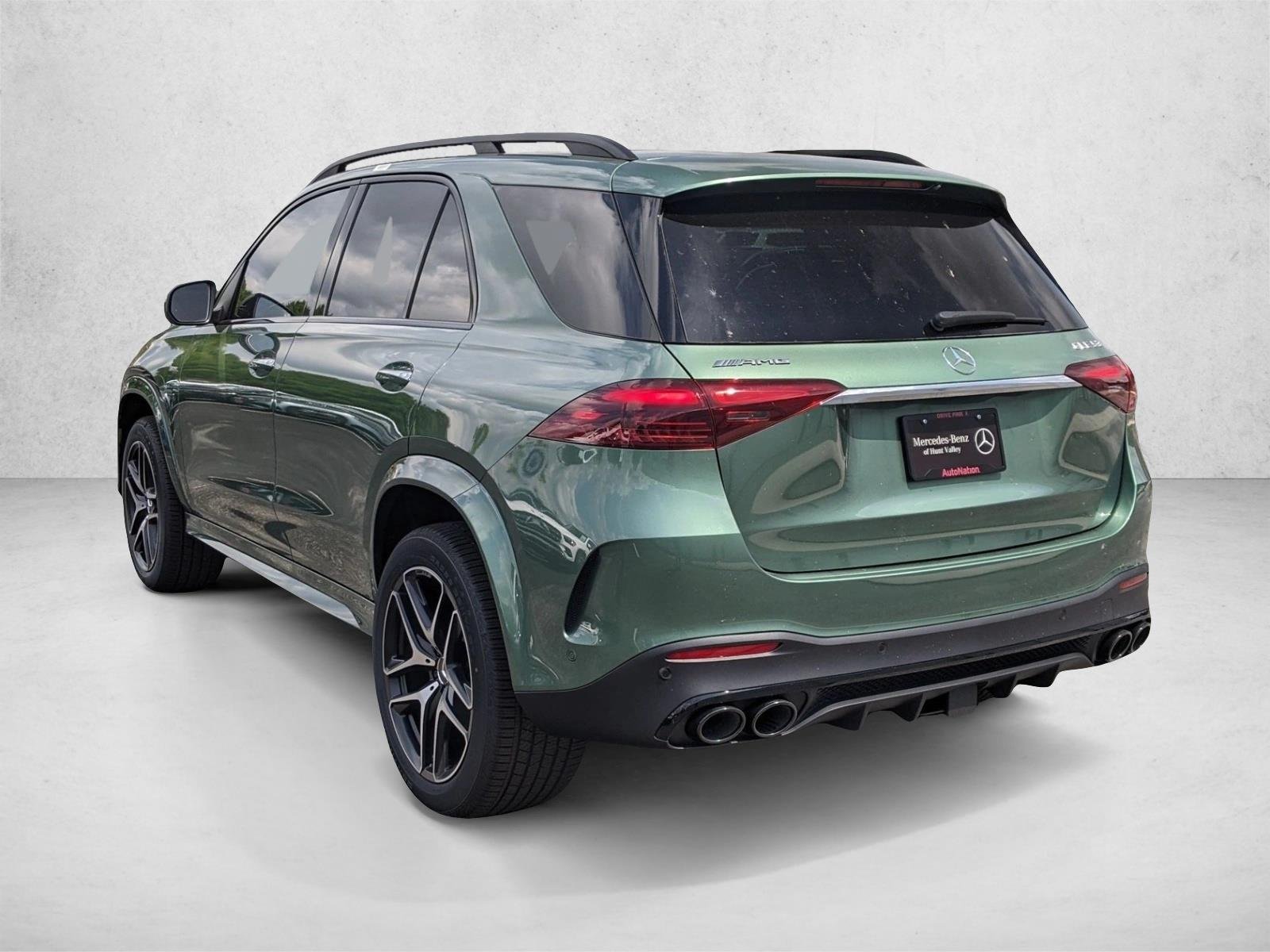 New 2026 MANUFAKTUR Ireland Mid Green Metallic Mercedes-Benz AMG® GLE 53 4MATIC+ SUV image 8
