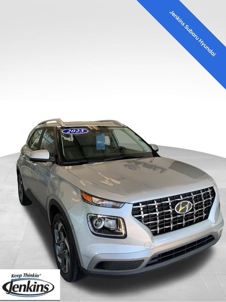 2023 Hyundai Venue SEL IVT's photo