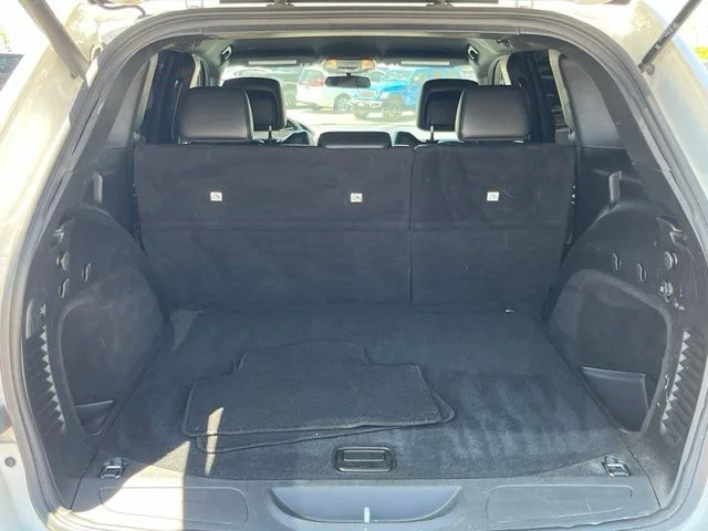 Used 2021 White Jeep Laredo X image 26