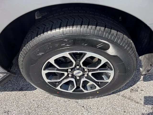 Used 2024 Silver Ford XLT image 11