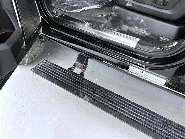 New 2026 Diamond Black Crystal Pearl-Coat Exterior Paint RAM Limited image 9