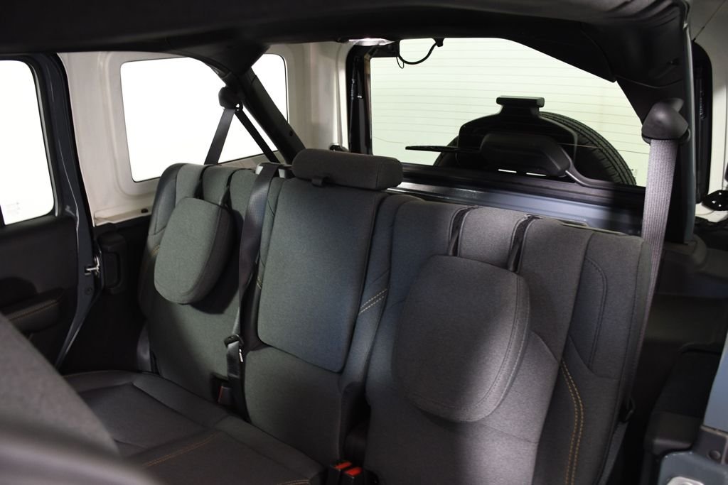Used 2025 Anvil Clearcoat Jeep Sahara 4xe image 27