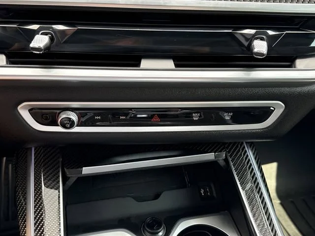 Used 2025 Black Sapphire Me BMW M60i image 29