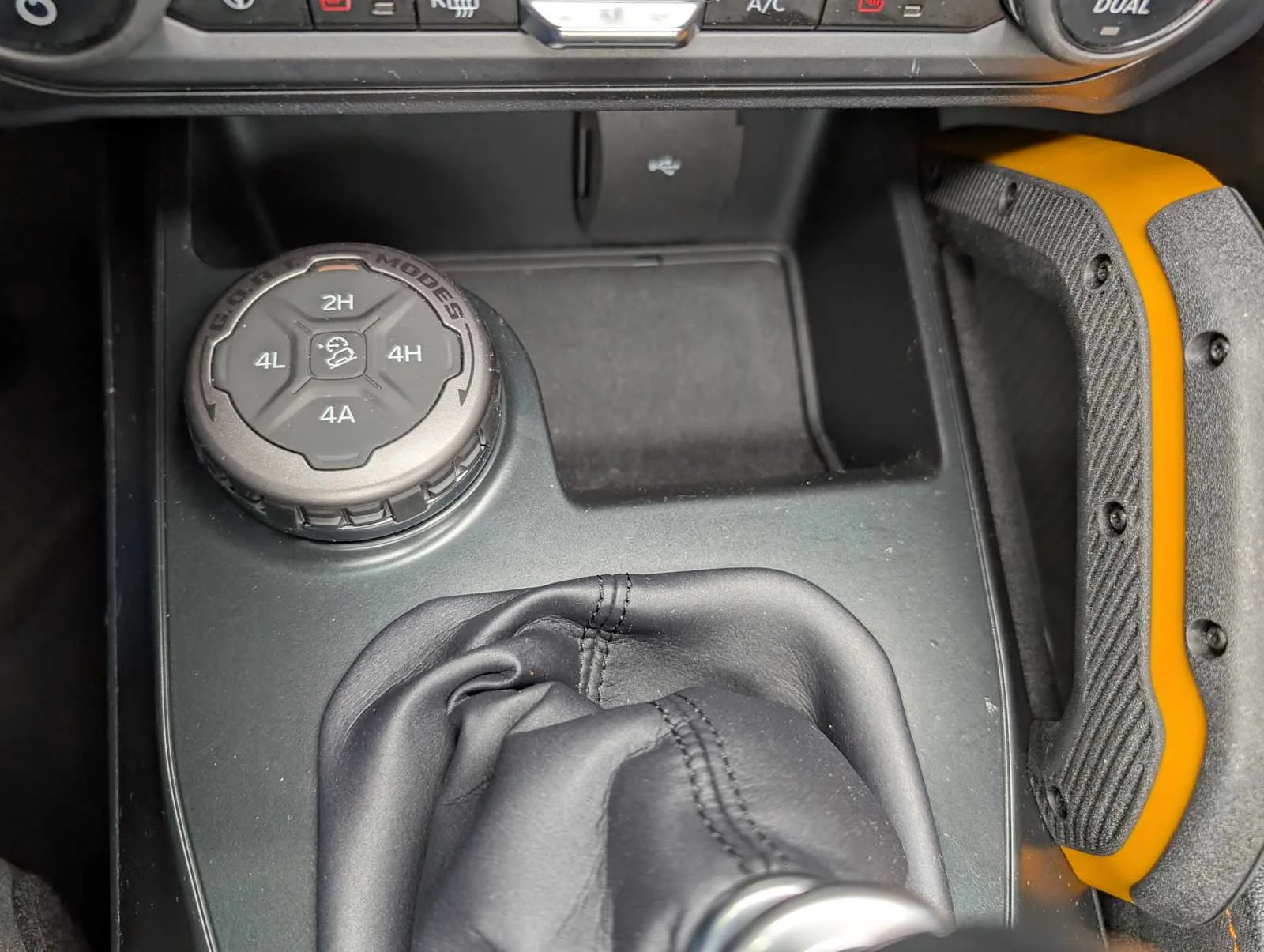 Used 2024 Shadow Black Ford Badlands image 32