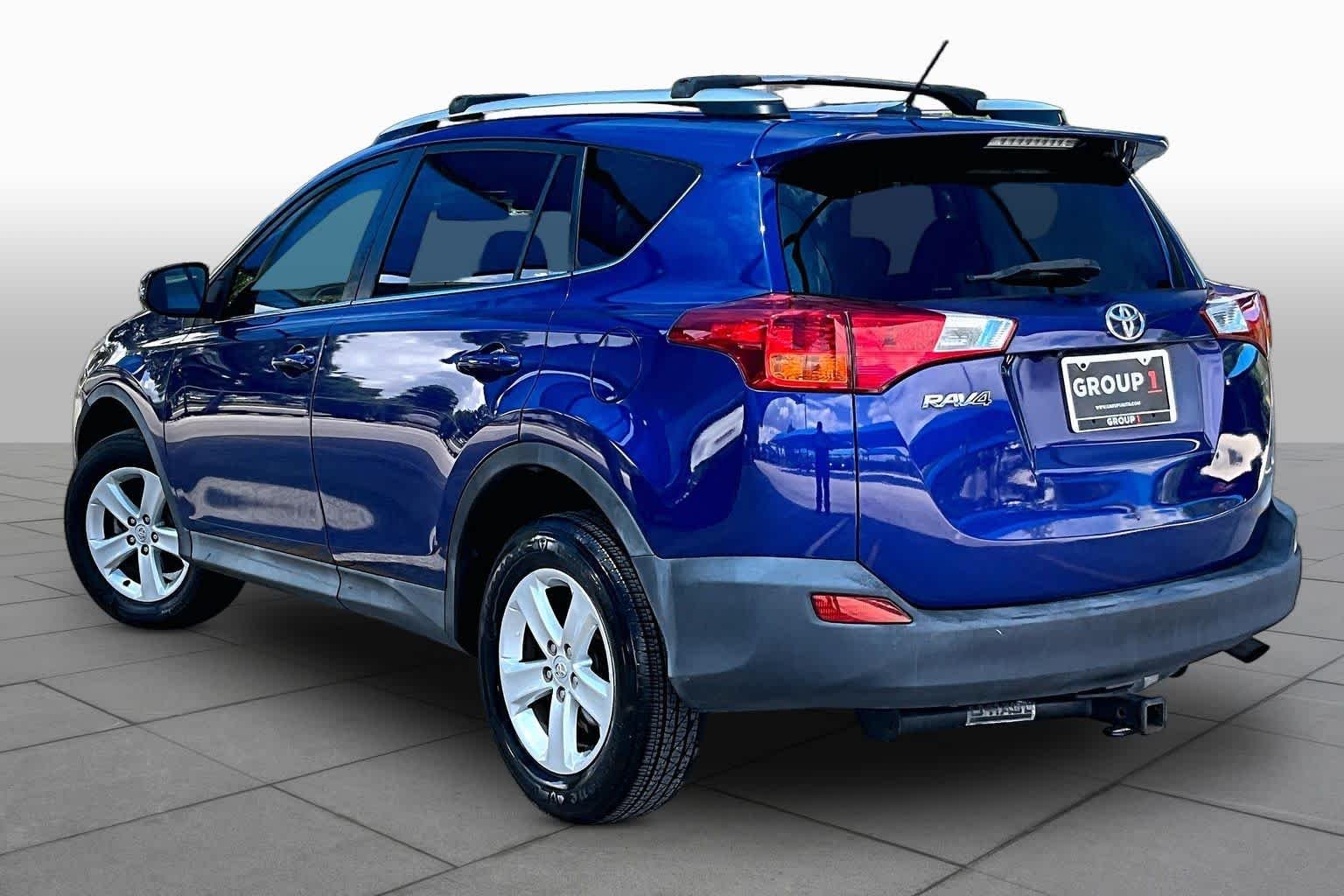 Used 2014 Blue Crush Metallic Toyota XLE image 11
