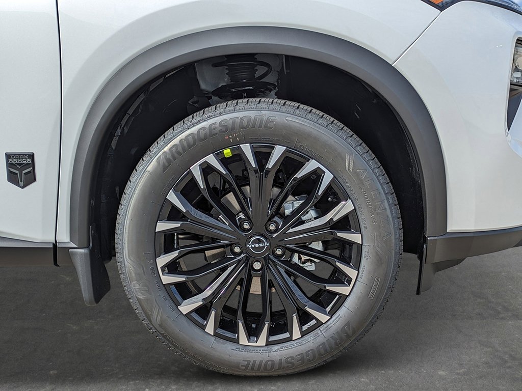 New 2026 Everest White Pearl Tricoat Nissan Dark Armor image 9