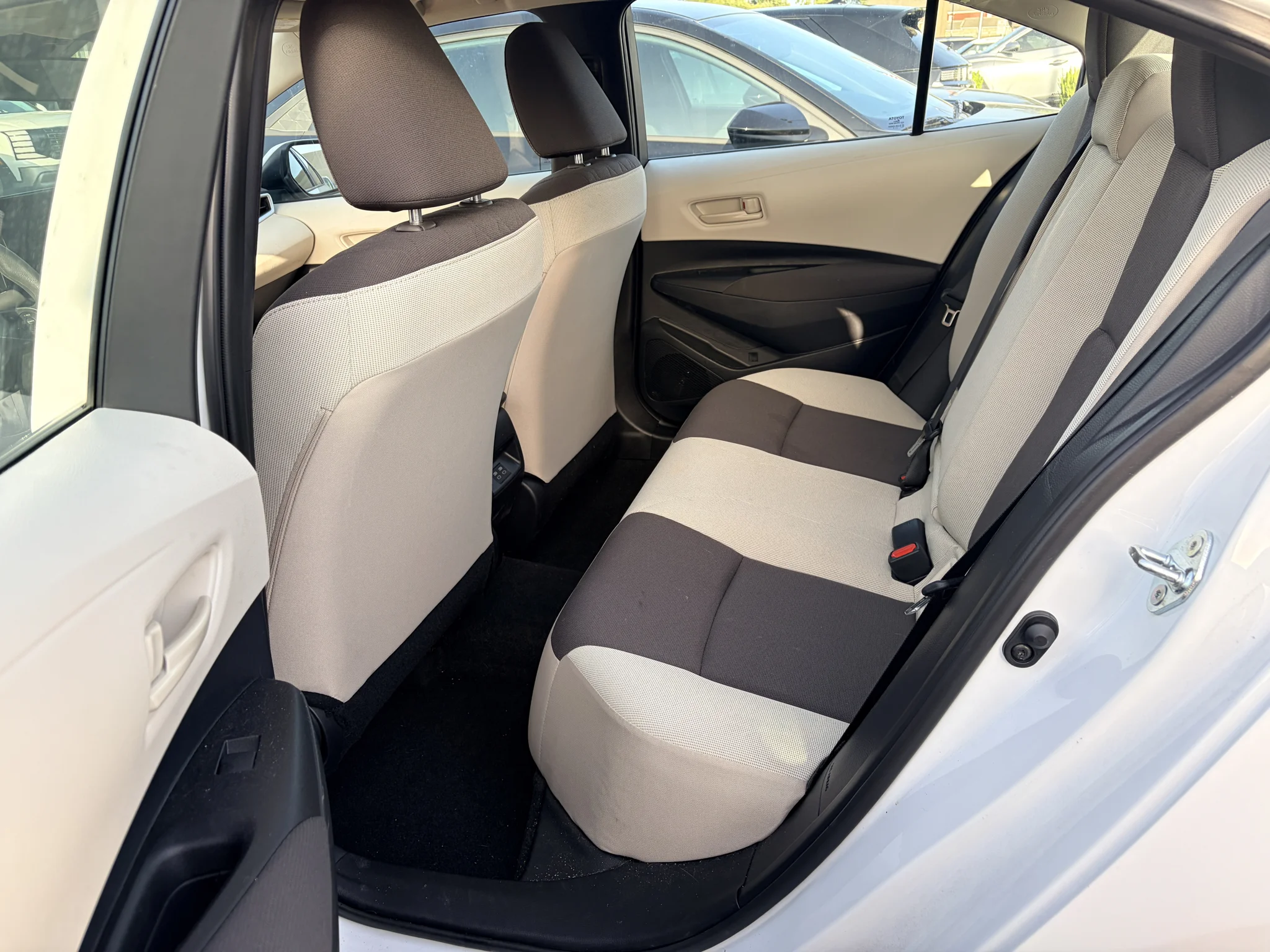 Used 2025 Ice Cap Toyota LE image 16