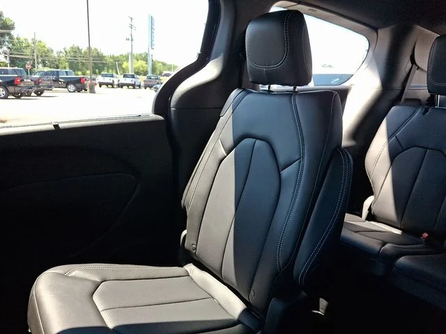 2026 Chrysler Voyager LX - Photo 12