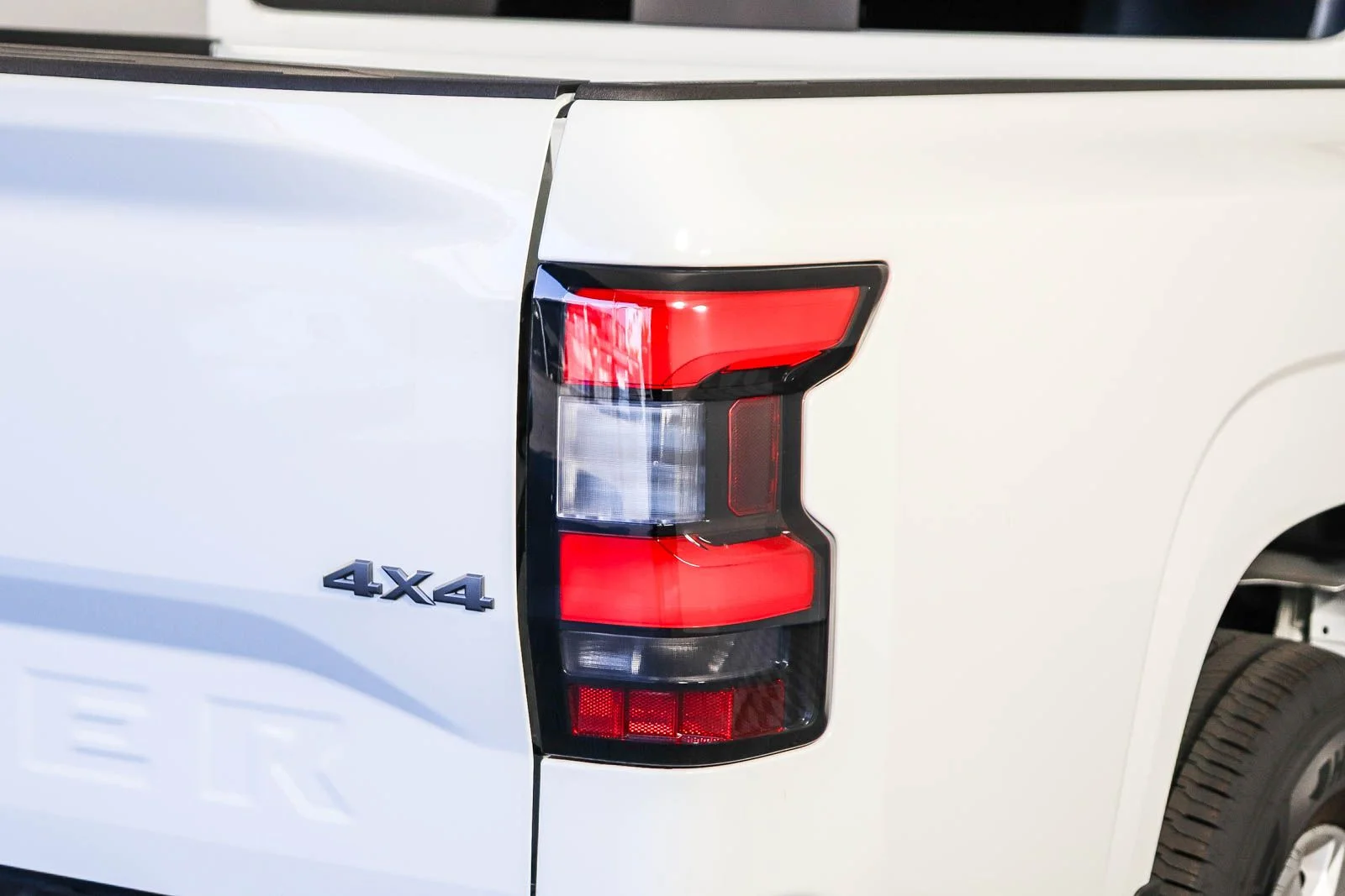 New 2025 Glacier White Nissan Crew Cab S image 9