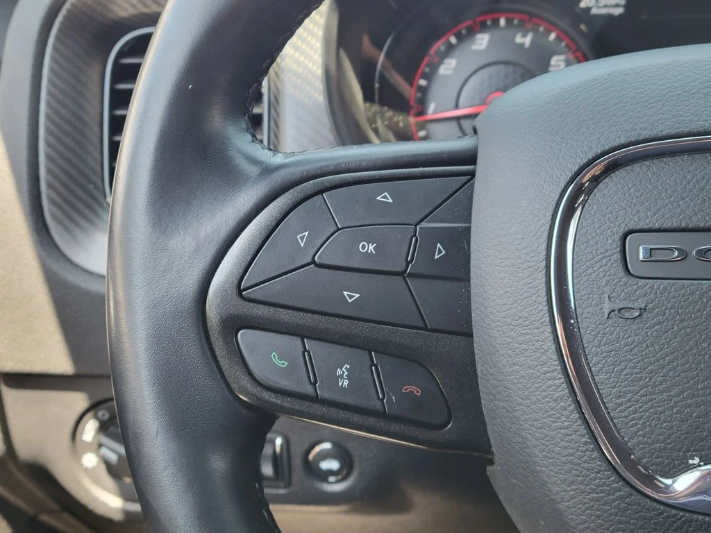 Used 2023 Gray Dodge SXT image 5