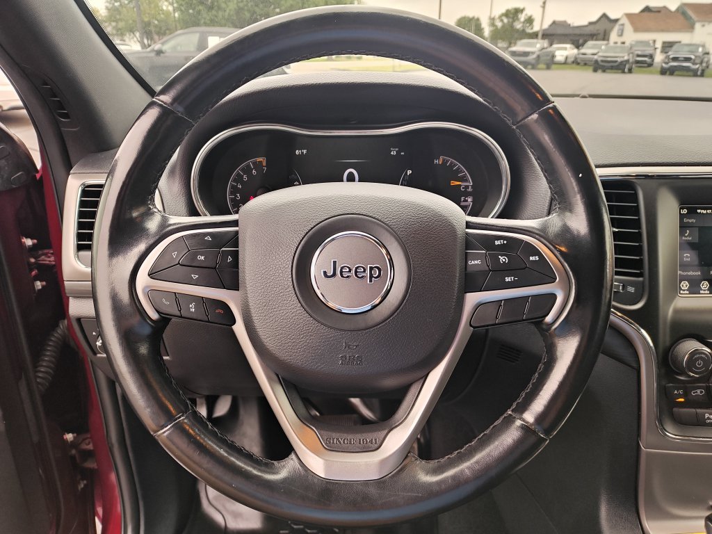 Used 2020 Red Jeep Laredo E image 17