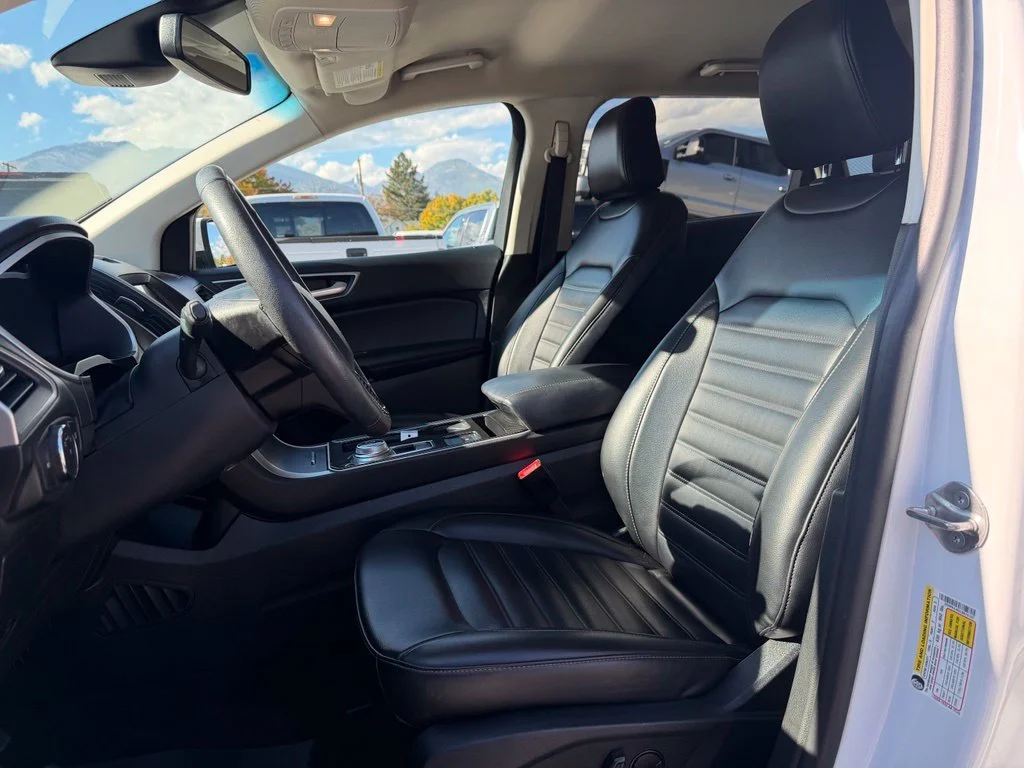 Used 2020 White Ford SEL image 9
