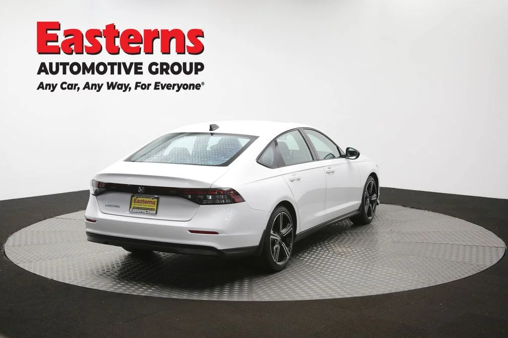 Used 2026 White Honda SE image 39