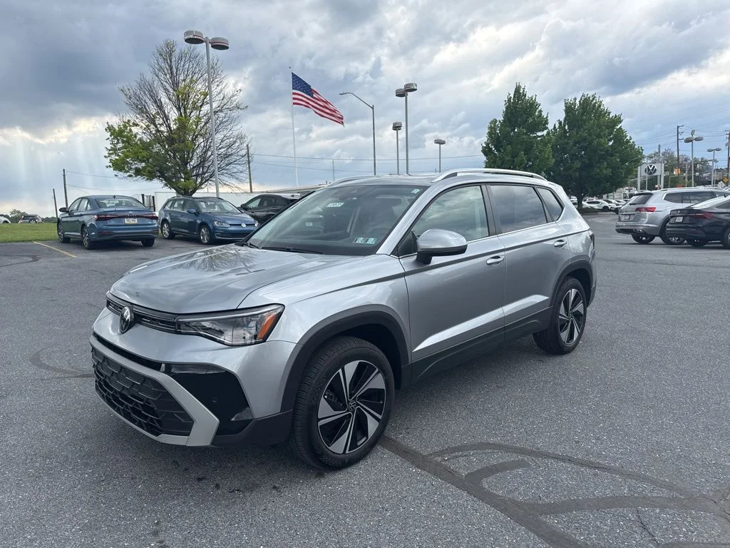 2025 Volkswagen Taos SE - Photo 10