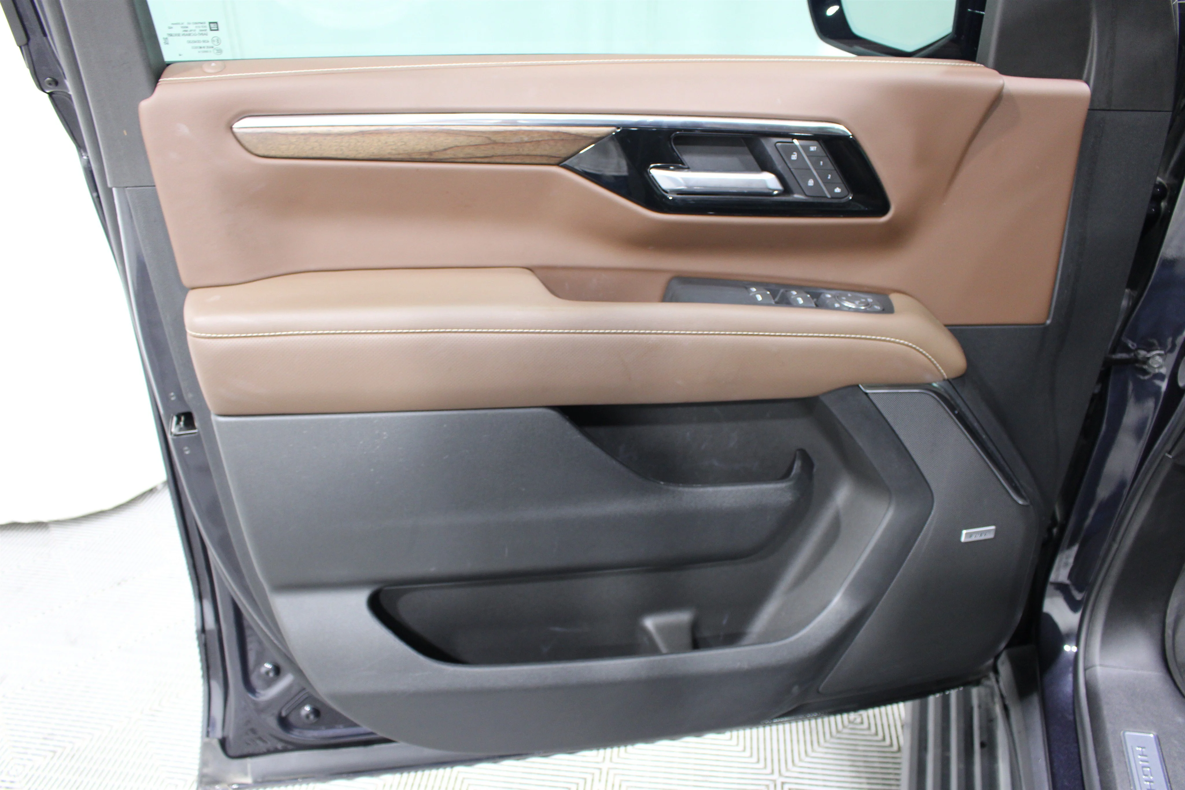 2025 Chevrolet Tahoe High Country - Photo 6