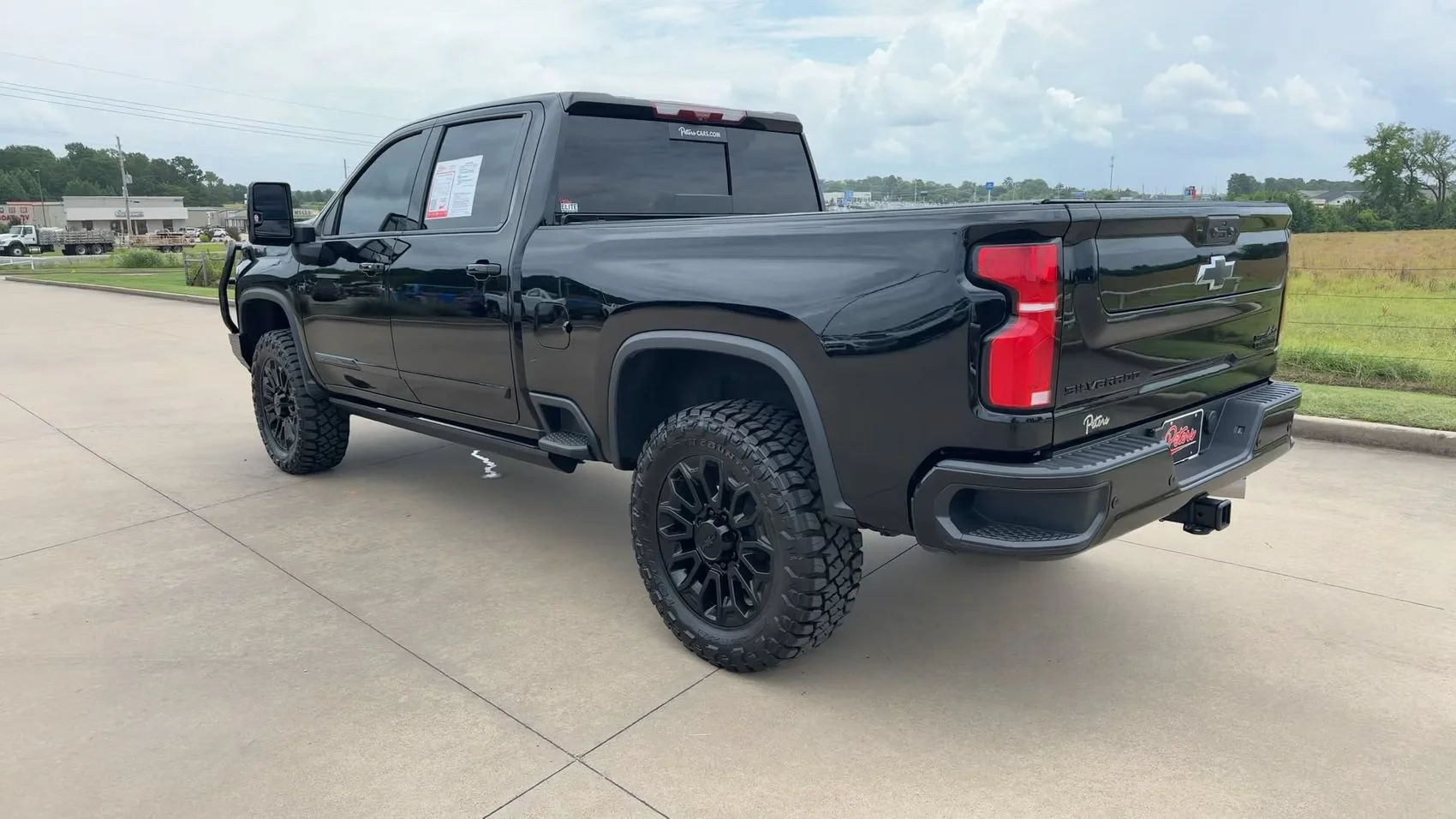 Used 2025 Black Chevrolet High Country image 7