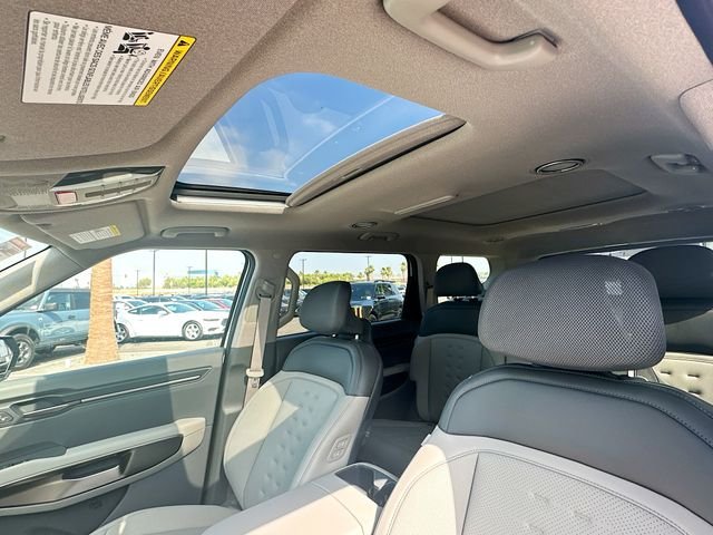 New 2026 Glacial White Pearl Kia Wind AWD image 23