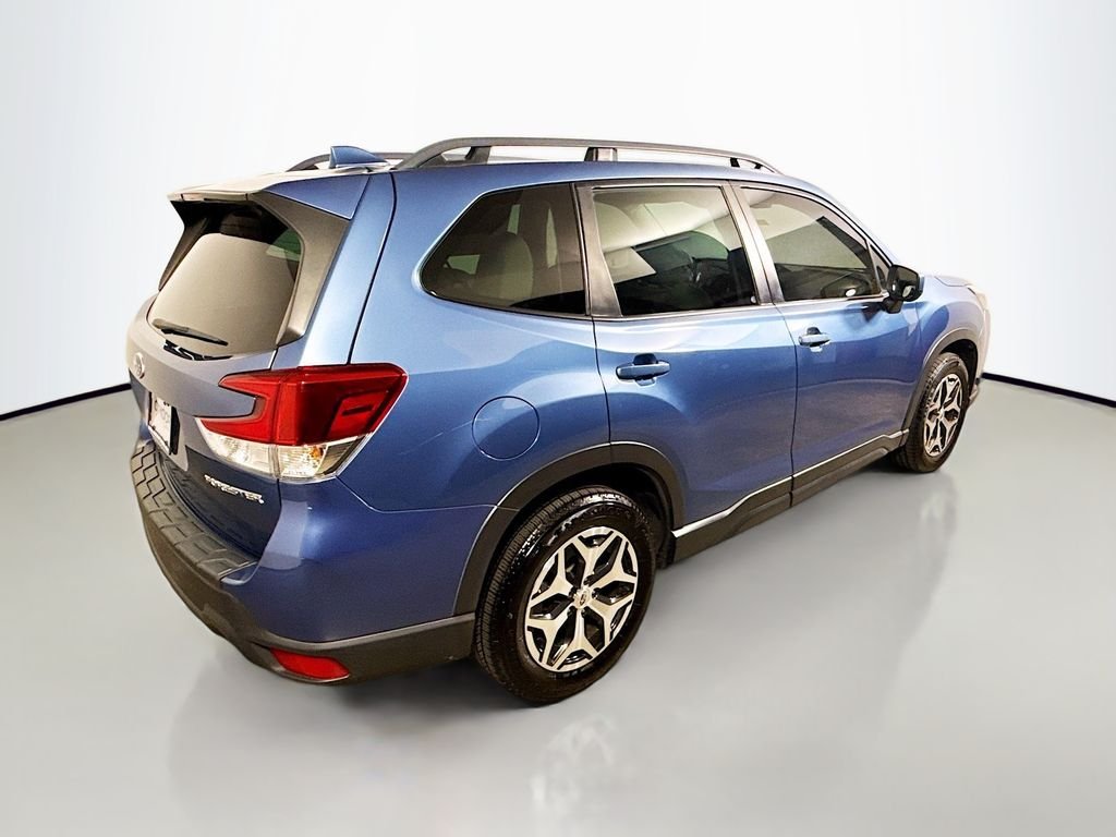 Used 2023 Horizon Blue Pearl Subaru Premium image 7