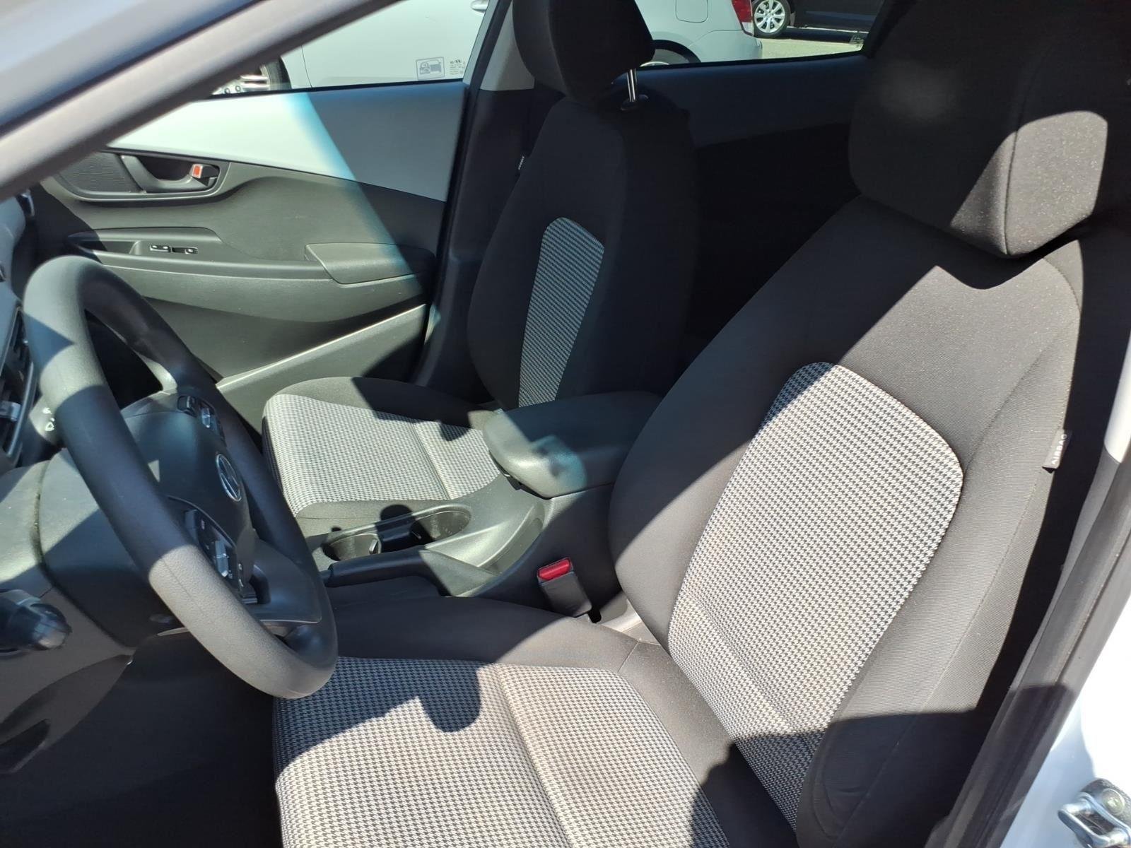 Used 2019 Chalk White Hyundai SE image 13