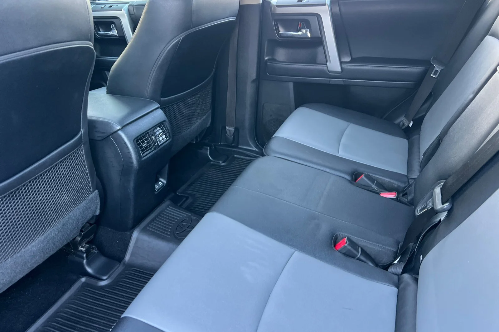 Used 2022 Magnetic Gray Metallic Toyota SR5 Premium image 12