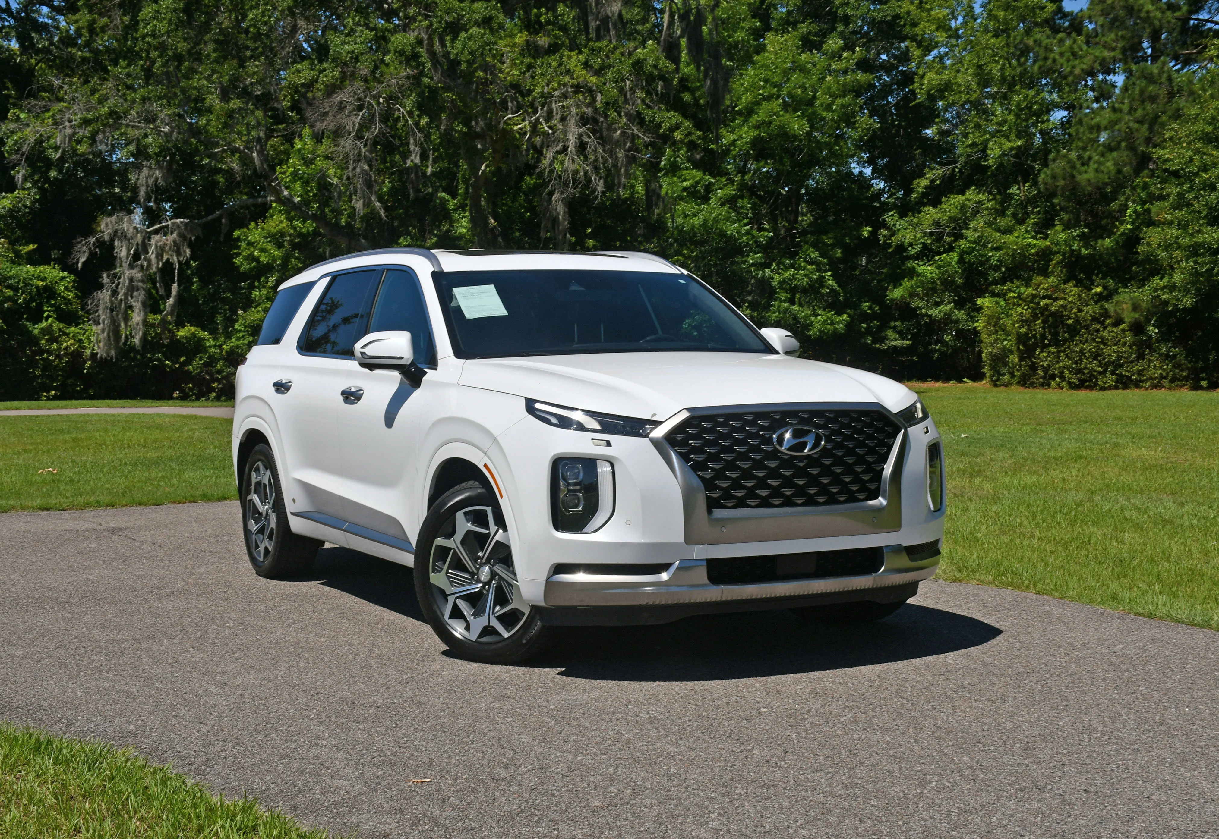 Used 2022 White Hyundai Calligraphy image 5