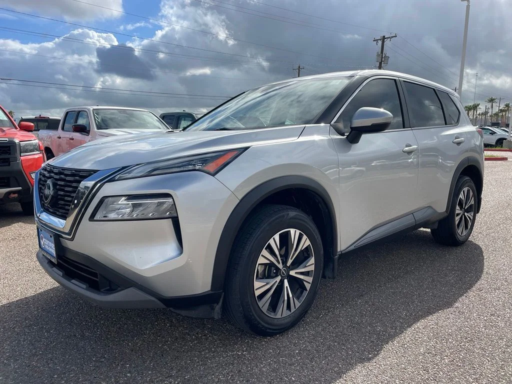 Used 2023 Silver Nissan SV image 3