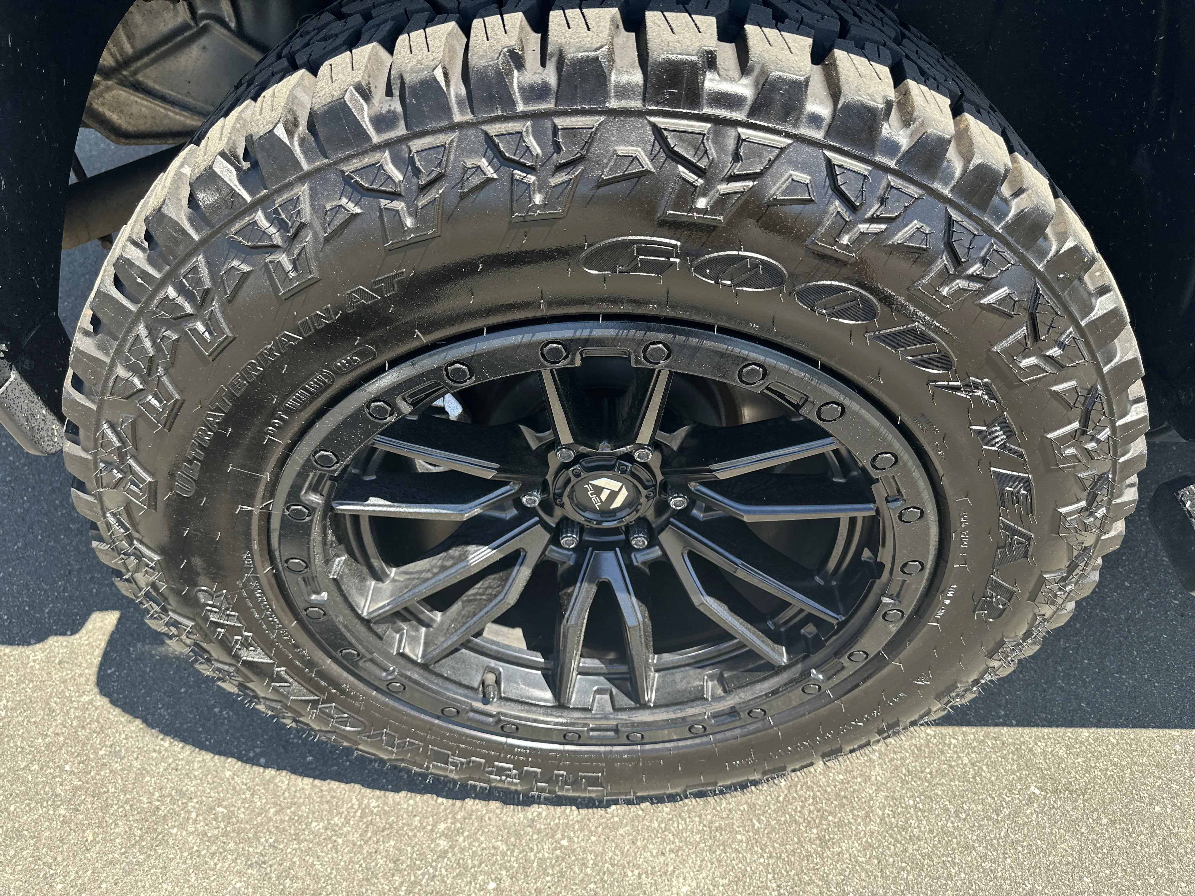 Used 2020 Diamond Black Crystal Pearlcoat Ram Laramie image 40