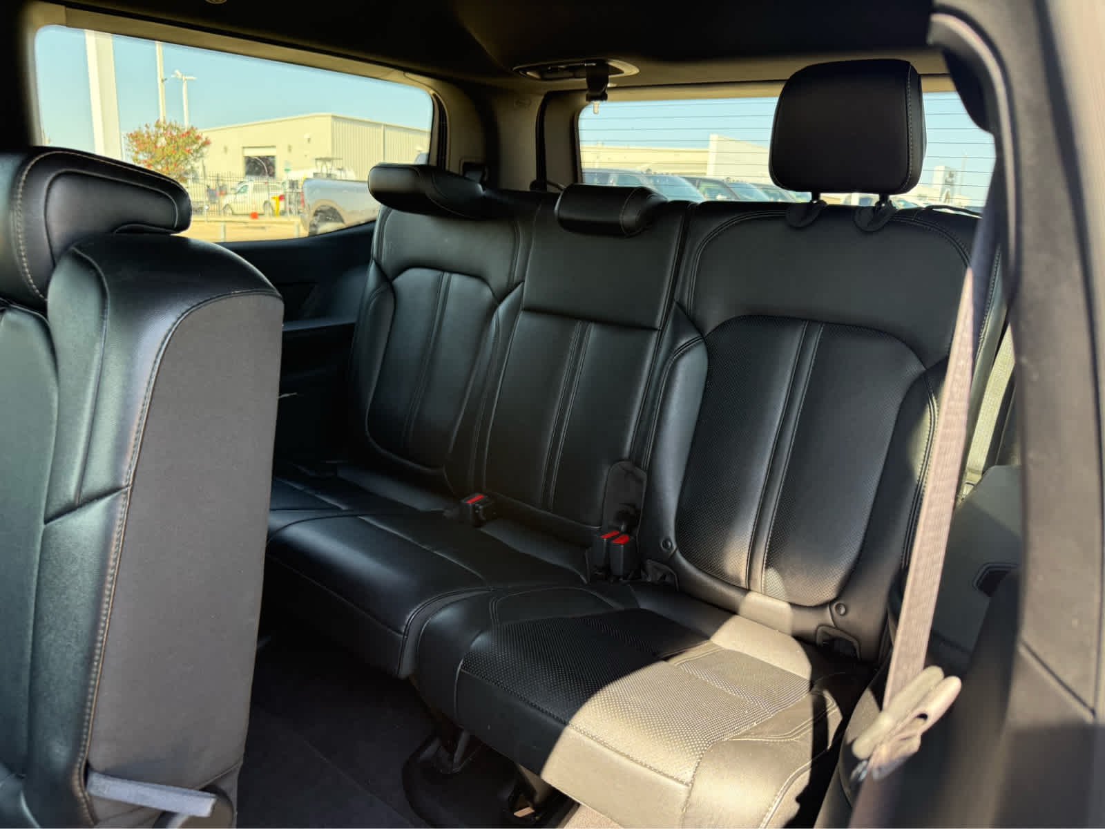 Used 2024 Bright White Clearcoat Jeep  image 12