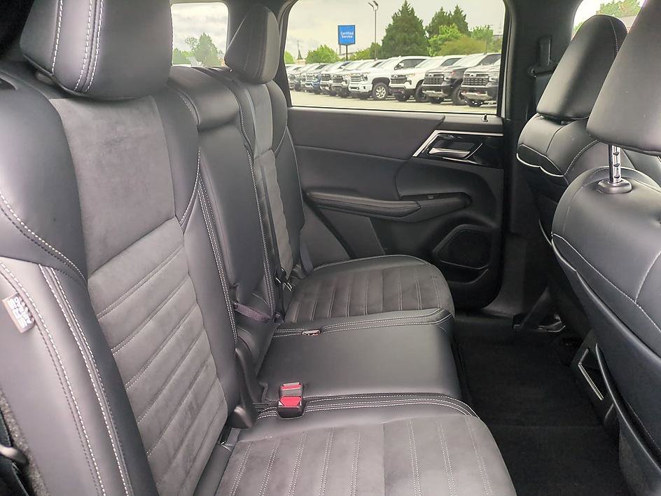 Used 2024 White Mitsubishi SE 2.5 S-AWC image 31