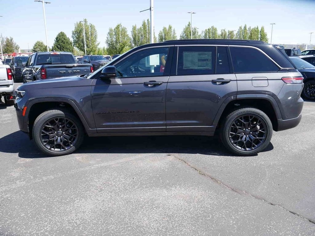 New 2026 Baltic Gray Metallic Clear-Coat Exterior Paint Jeep Summit image 16