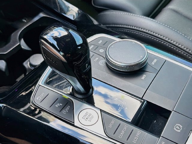 Used 2022 Dark Graphite Metallic BMW sDrive30i image 29