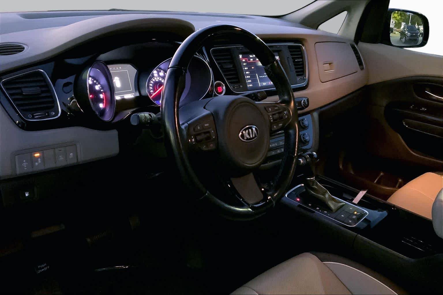 Used 2015 Titanium Brown Kia SX-L image 14