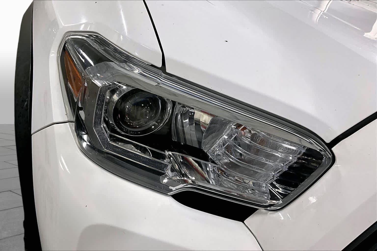 Used 2022 White Toyota TRD Off Road image 28