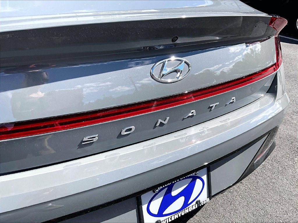 Used 2023 Gray Hyundai SEL image 25