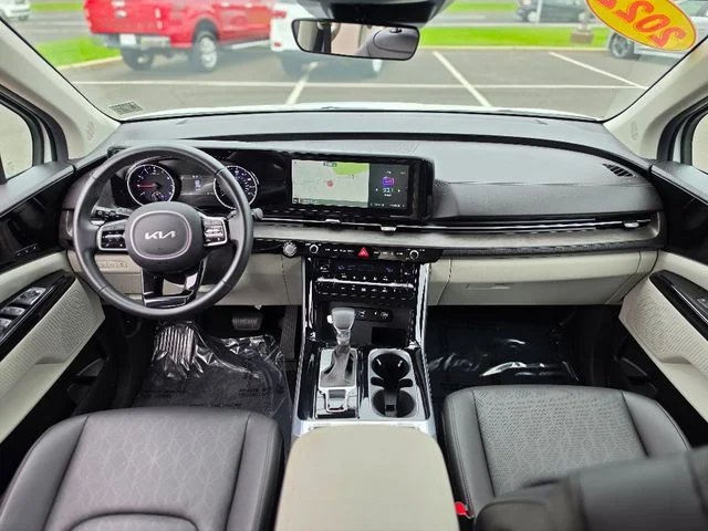 Used 2022 White Kia SX image 32