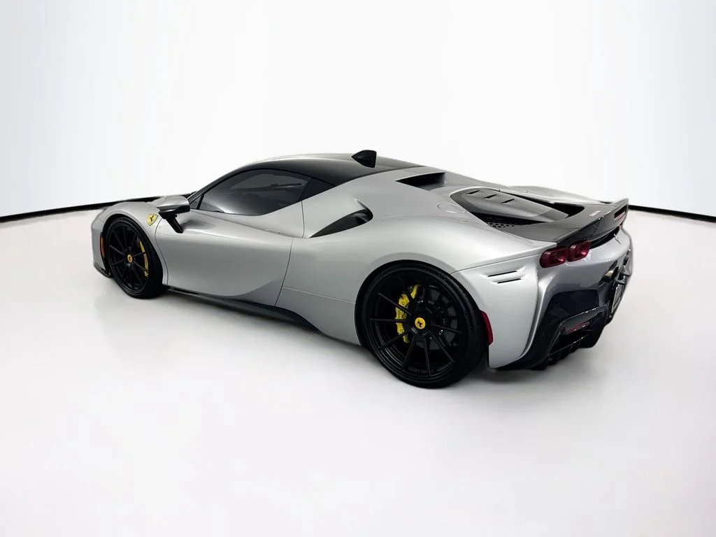 Used 2021 Silver Ferrari  image 7