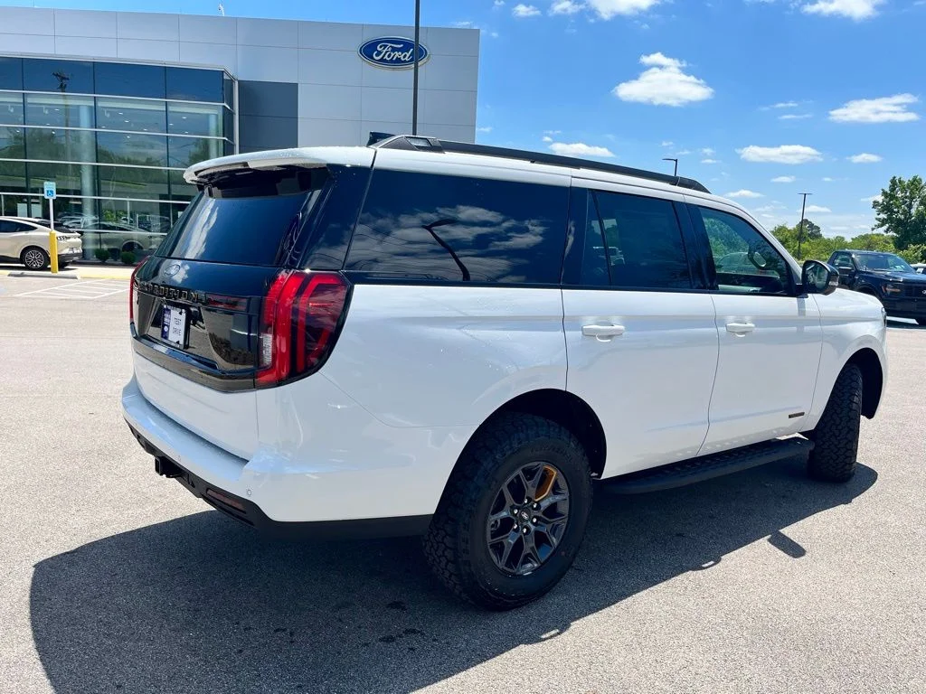 New 2026 White Ford Tremor image 5