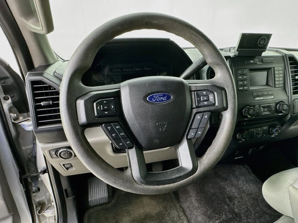 Used 2016 Silver Ford XL image 11