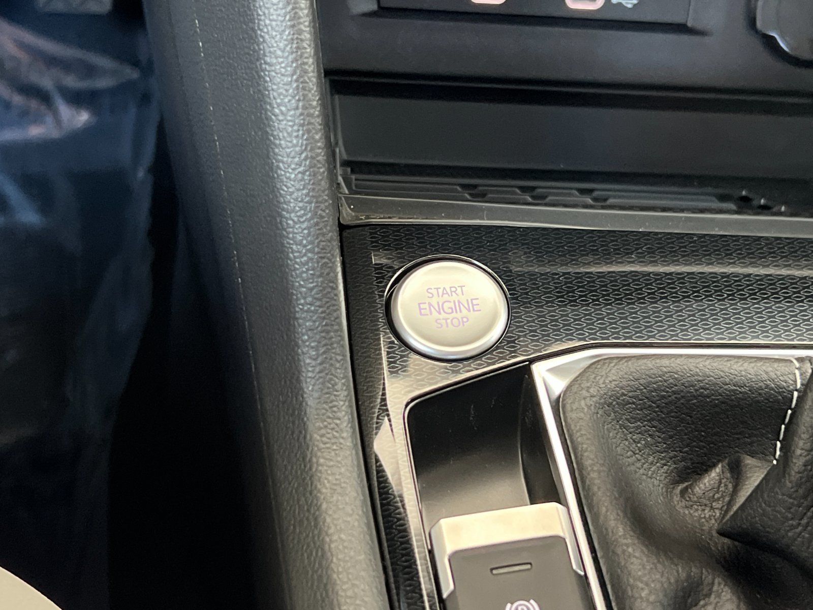 New 2026 Deep Black Pearl Volkswagen SE image 21