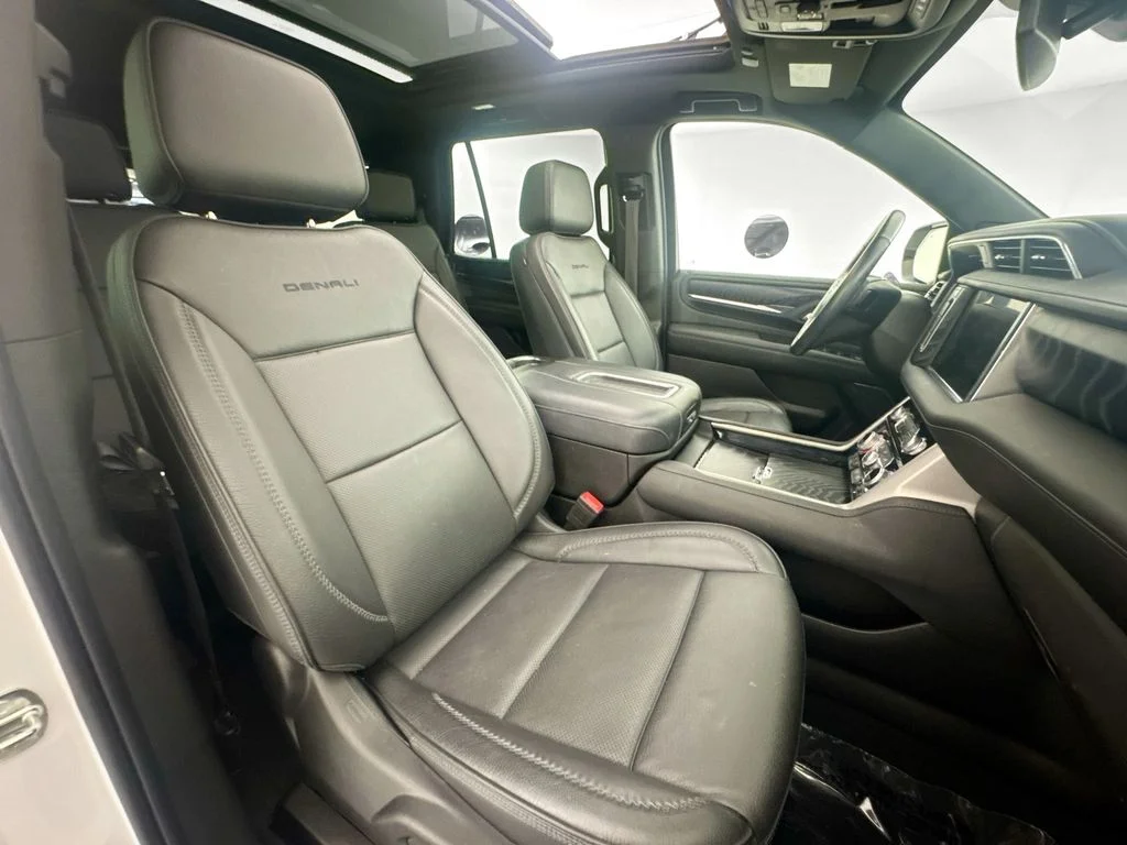 Used 2023 White GMC Denali image 29