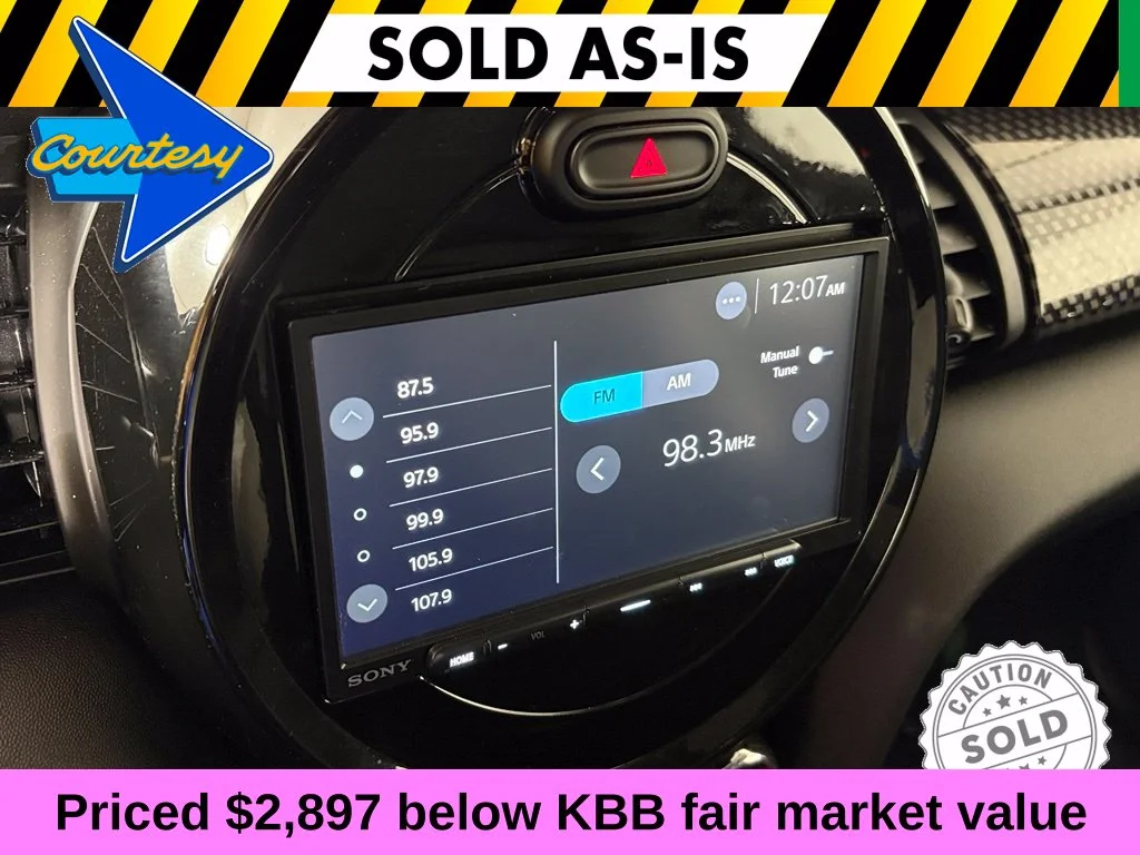 Used 2015 Red MINI Base image 23