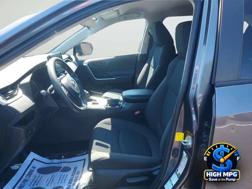 Used 2020 Gray Toyota LE image 31