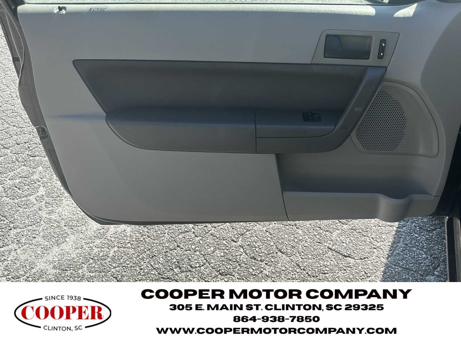 Used 2010 BLACK Ford SE image 12