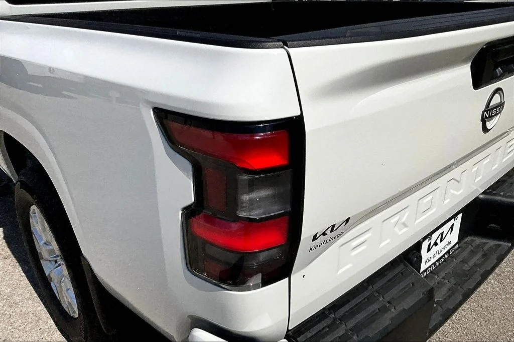 Used 2023 Glacier White Nissan SV image 22