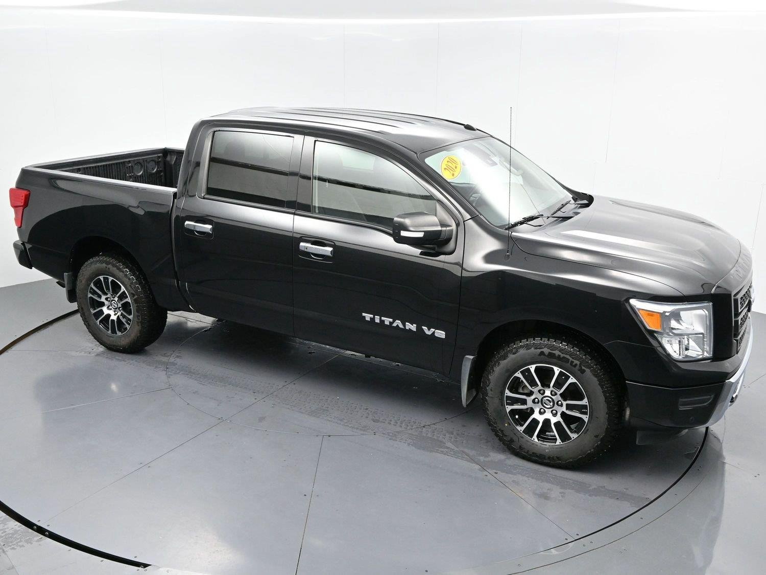 Used 2020 Super Black Nissan SV image 39