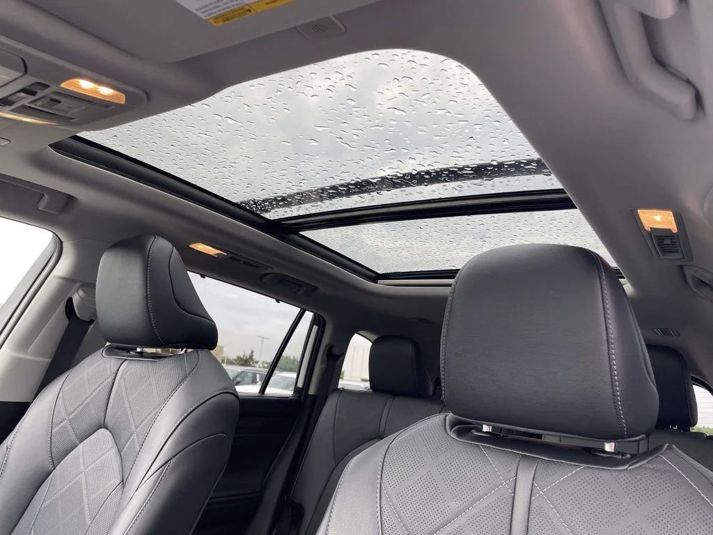 Used 2024 Wind Chill Pearl Toyota Platinum image 11