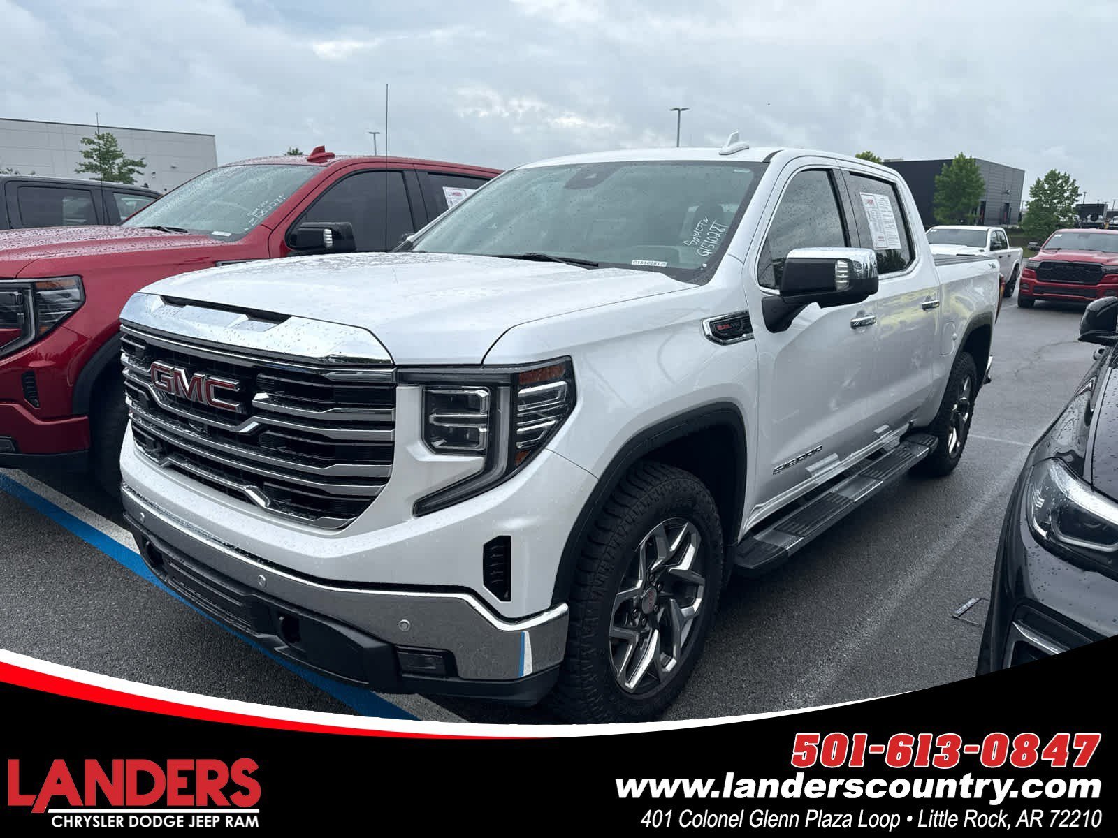 2023 GMC Sierra 4WD Crew Cab Short Box SLT's photo